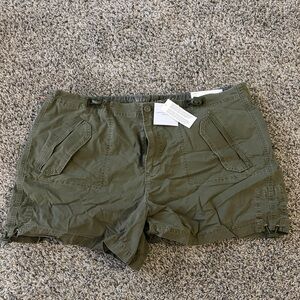 AE Cargo shorts